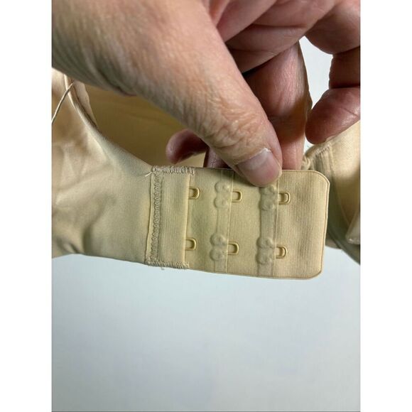 SKIMS NWT T-Shirt Bra in Sand Size 36D - Picture 5 of 8